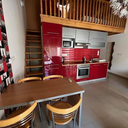City Apartman Haz バラトンレッレ エクステリア 写真