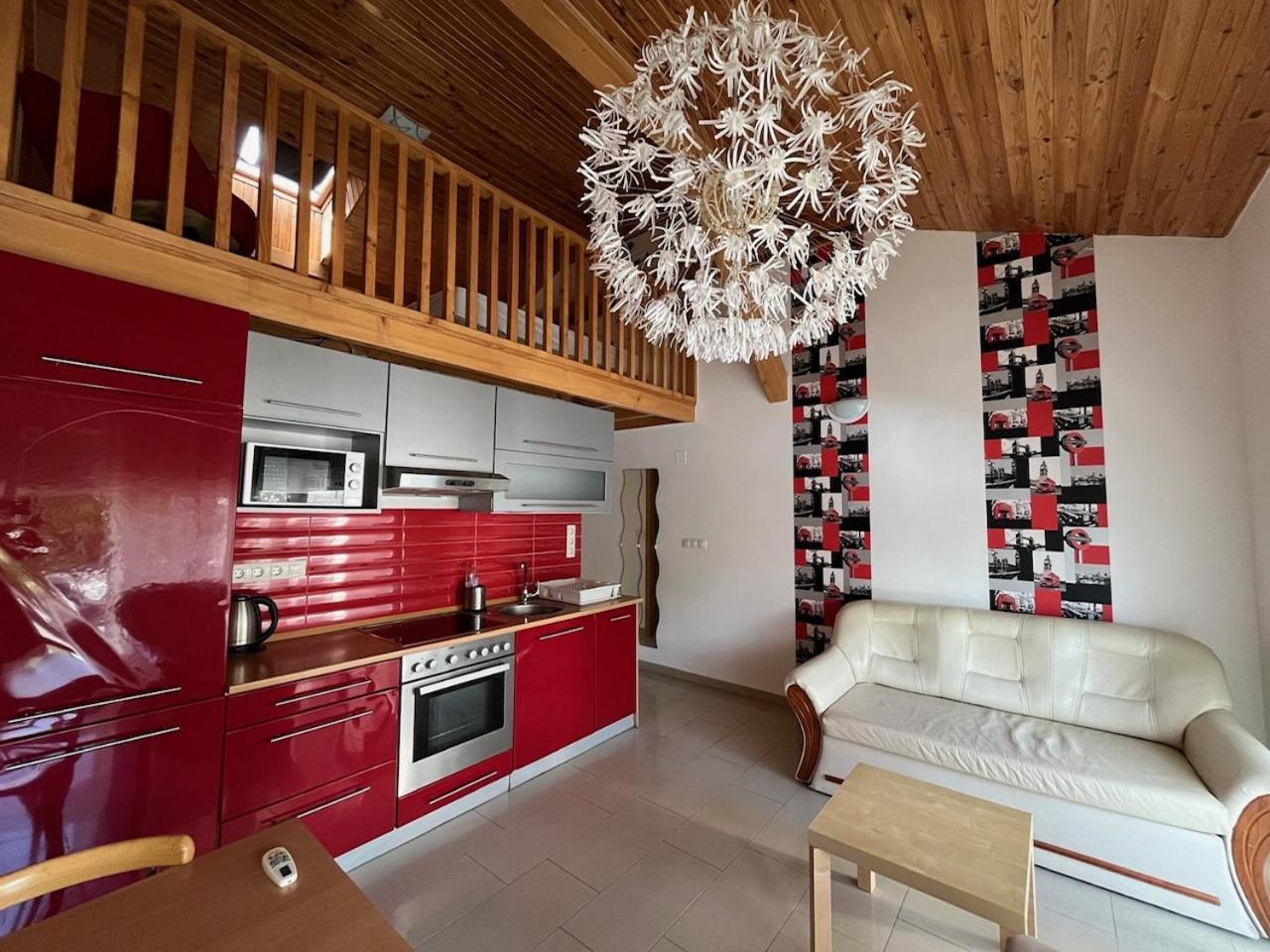 City Apartman Haz バラトンレッレ エクステリア 写真