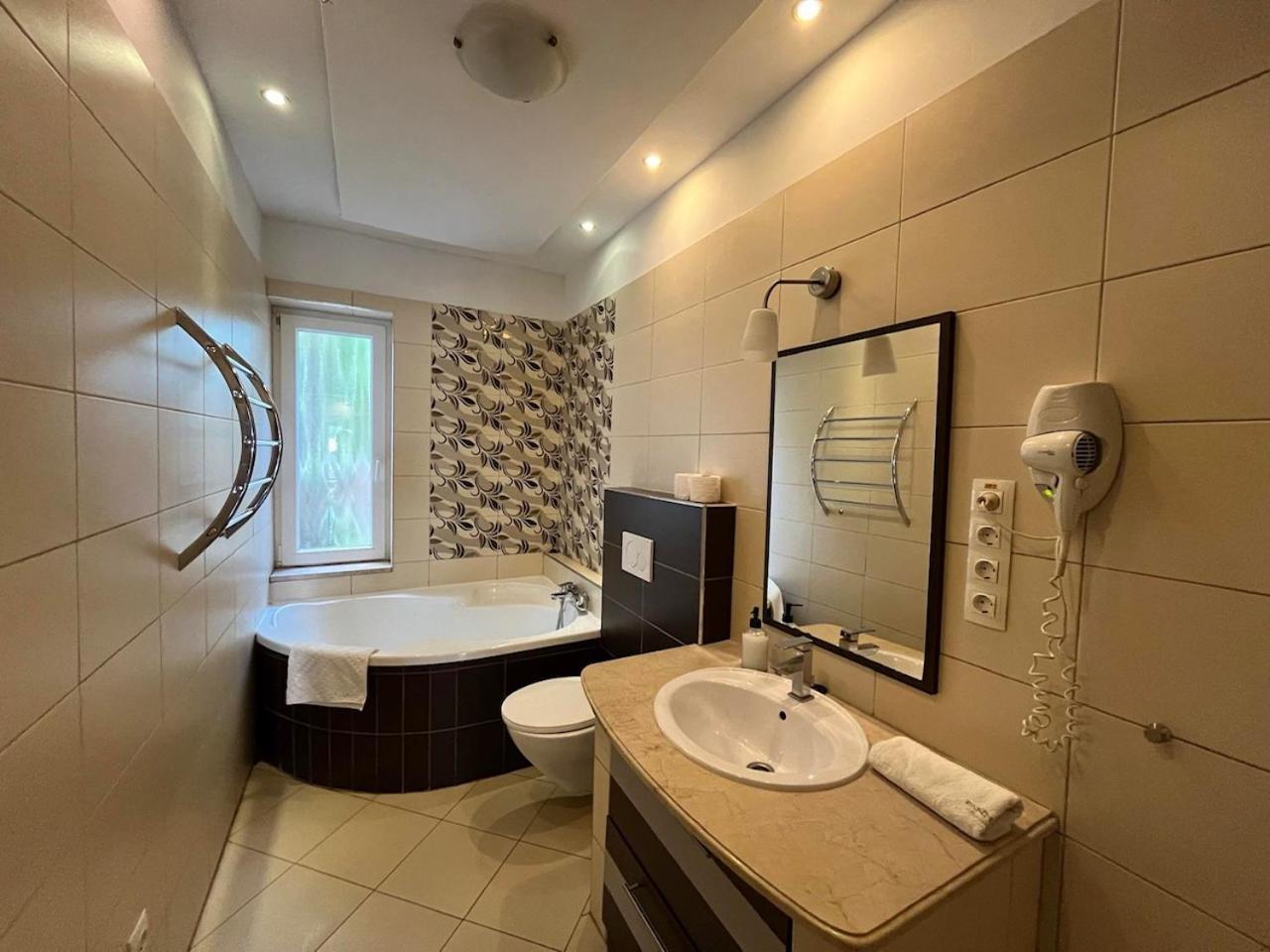 City Apartman Haz バラトンレッレ エクステリア 写真