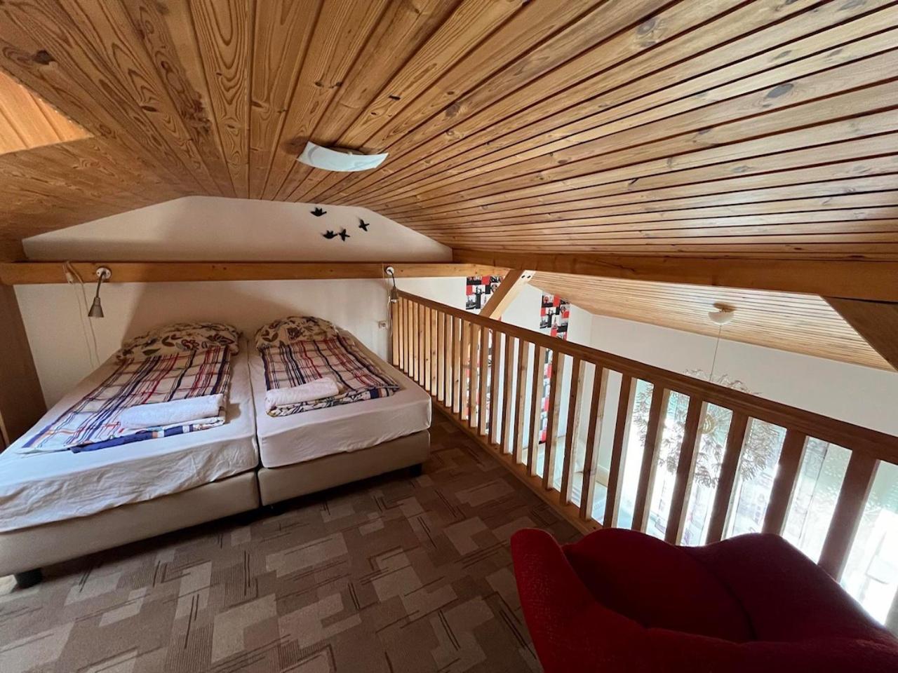 City Apartman Haz バラトンレッレ エクステリア 写真