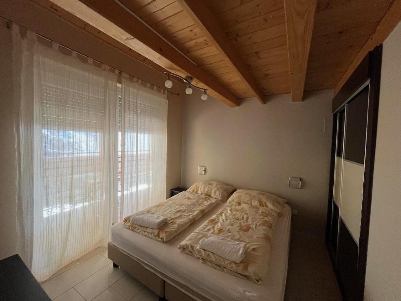 City Apartman Haz バラトンレッレ エクステリア 写真