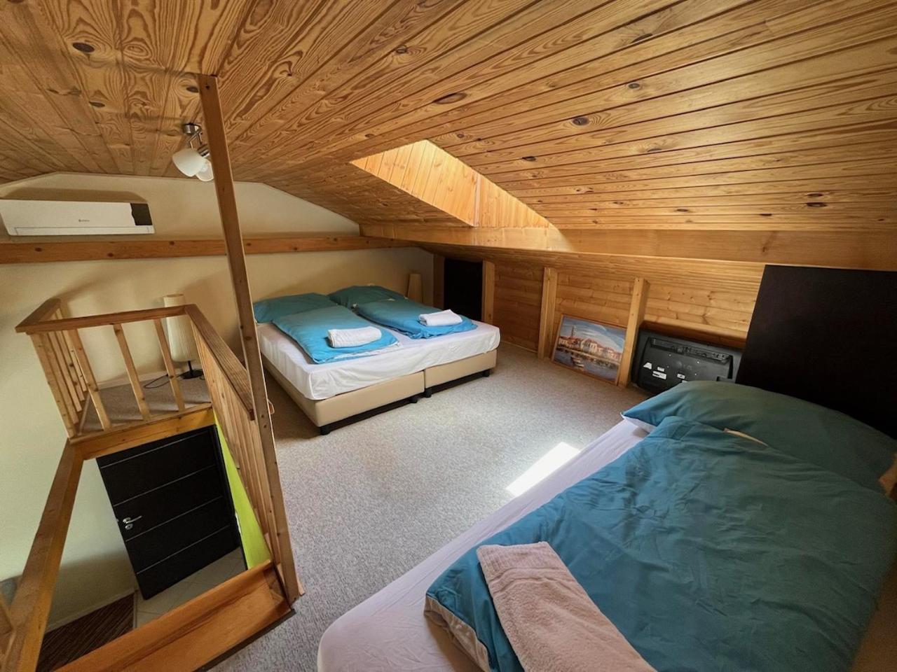 City Apartman Haz バラトンレッレ エクステリア 写真