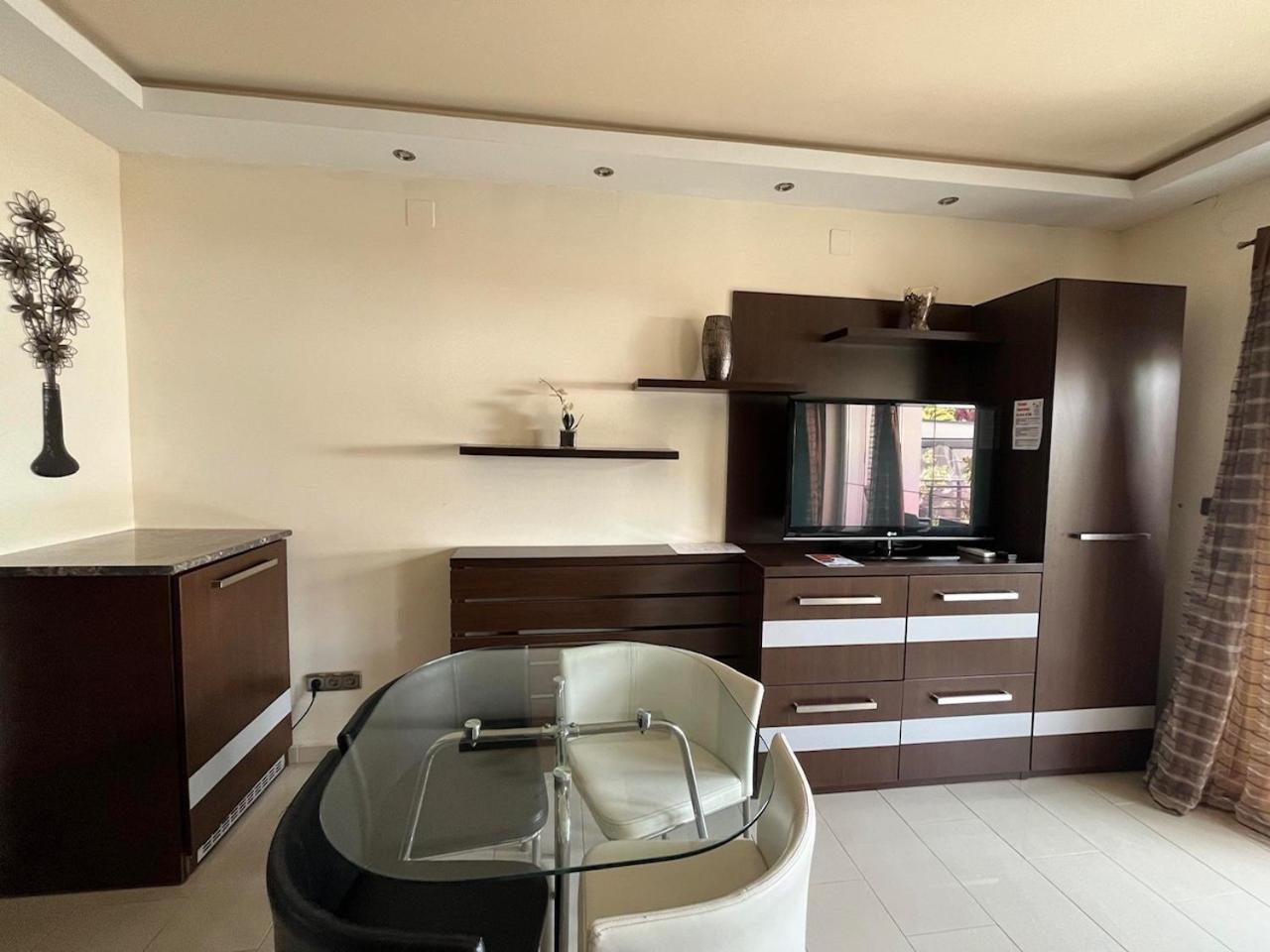 City Apartman Haz バラトンレッレ エクステリア 写真